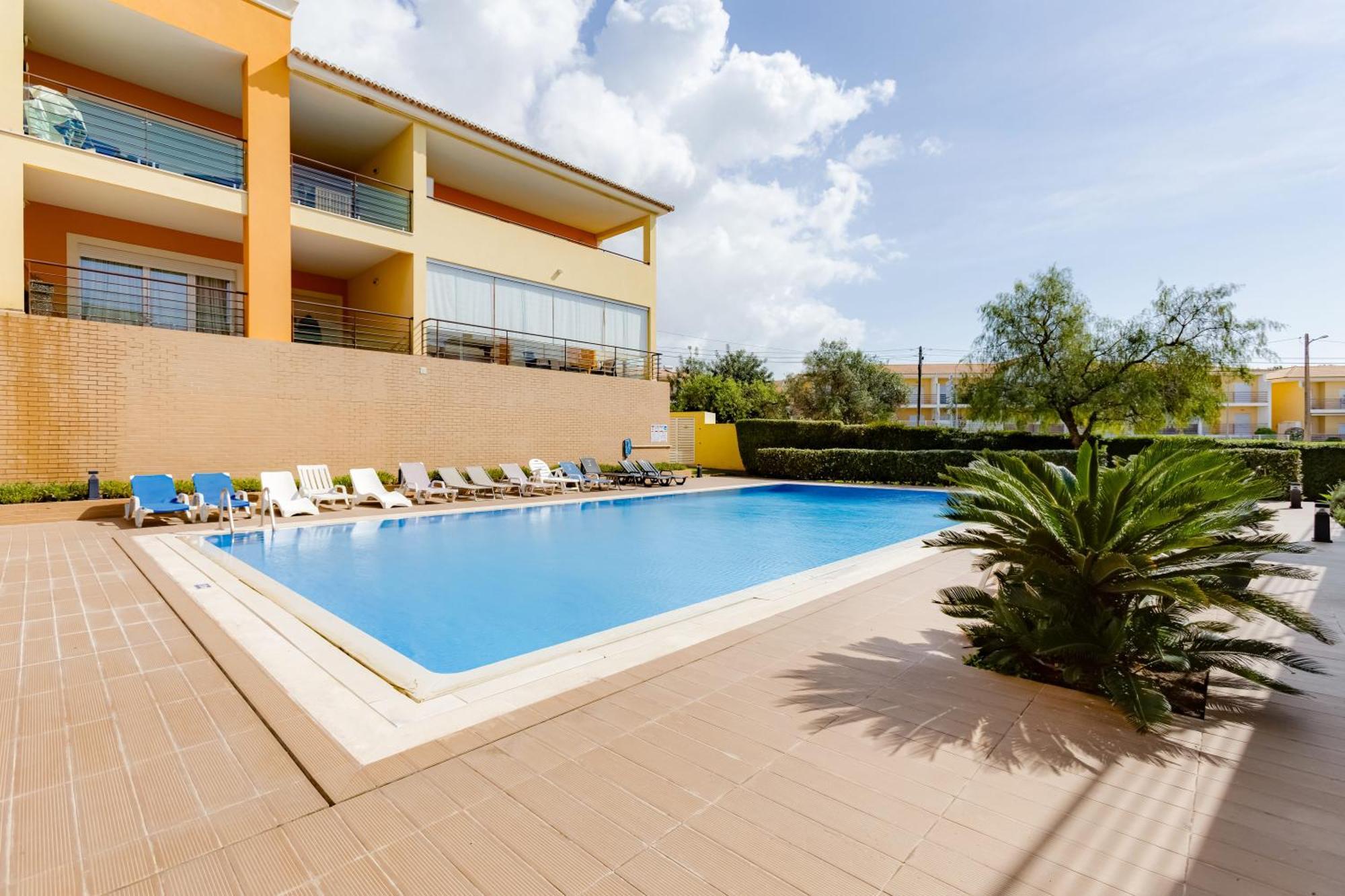 Apartment The Village - 6 Com Ac, Garagem E Piscina, A Poucos Min Da Gale